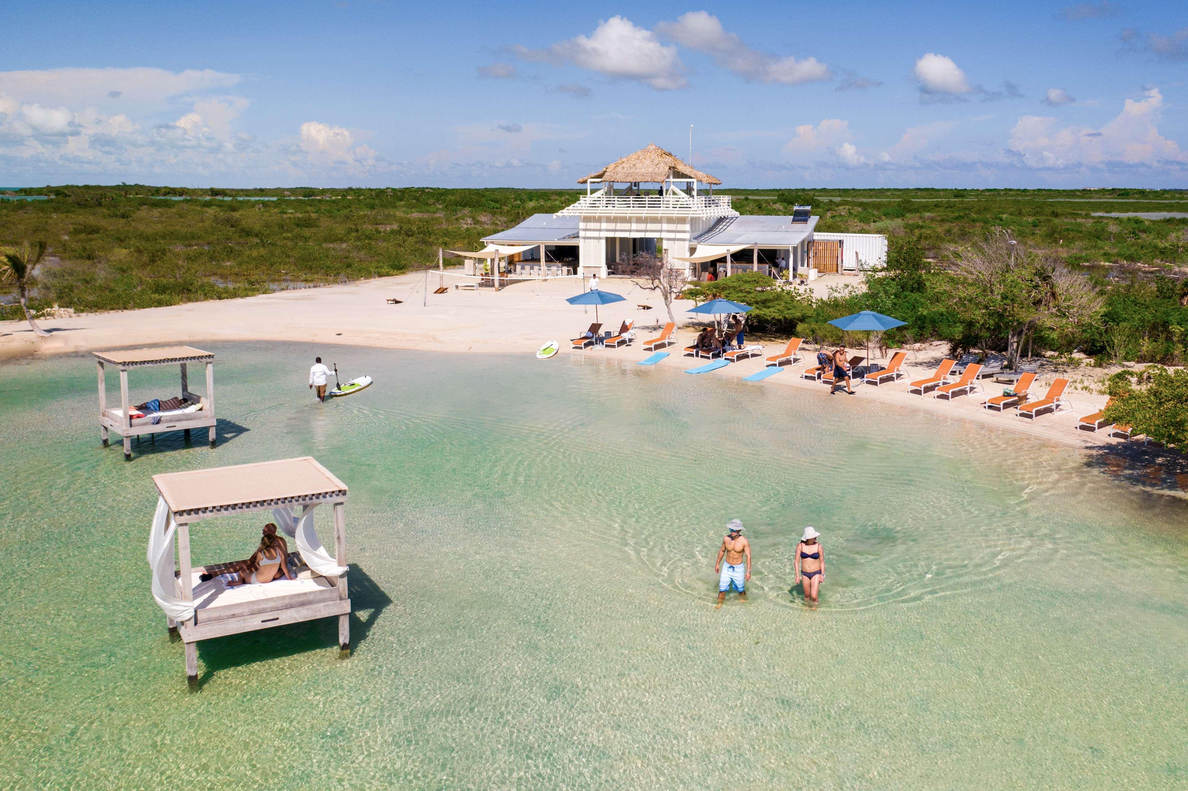 Mahogany Bay Resort And Beach Club, Curio Collection San Pedro  Eksteriør billede